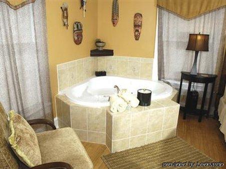 August Seven Inn Daytona Beach Room photo