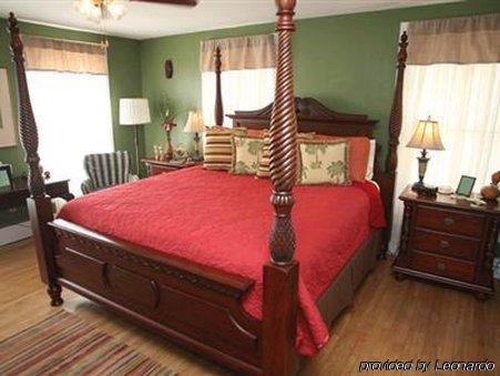 August Seven Inn Daytona Beach Room photo